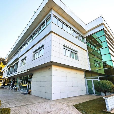 Gjakova Hotel La Villa מראה חיצוני תמונה