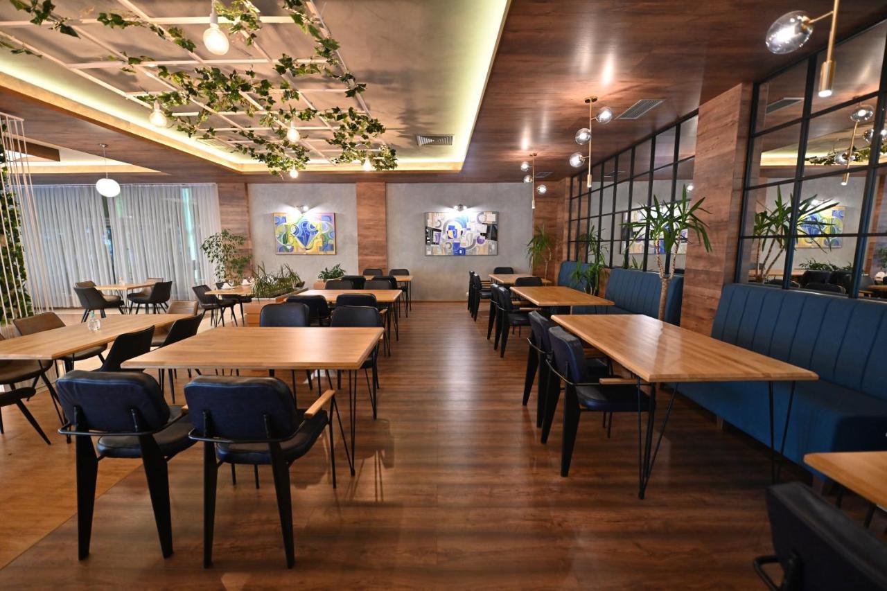 Gjakova Hotel La Villa מראה חיצוני תמונה