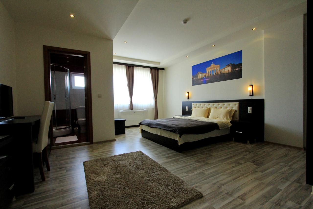 Gjakova Hotel La Villa חדר תמונה